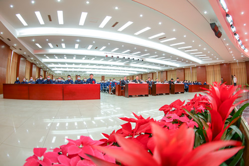 1645172750883066.jpg 图6公司全体中层干部、各单位长白班副主任及以上人员,部分一线职工代表参加会议。_副本.jpg