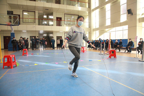 1646637350842899.jpg 4跳绳越障碍_副本.jpg