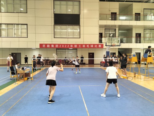1660208743913578.jpg 集团公司羽毛球比赛_副本.jpg